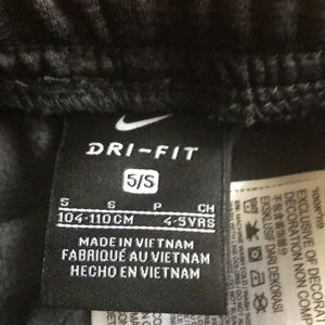 Nike Bottoms - Kids Nike dry fit sweat pants Nike Bottoms - Kids Nike dry fit sweat pants